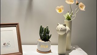This Ceramic Cat Vase Is The Cutest Home Decor Trend Right Now Aesthetic Decor Ideas