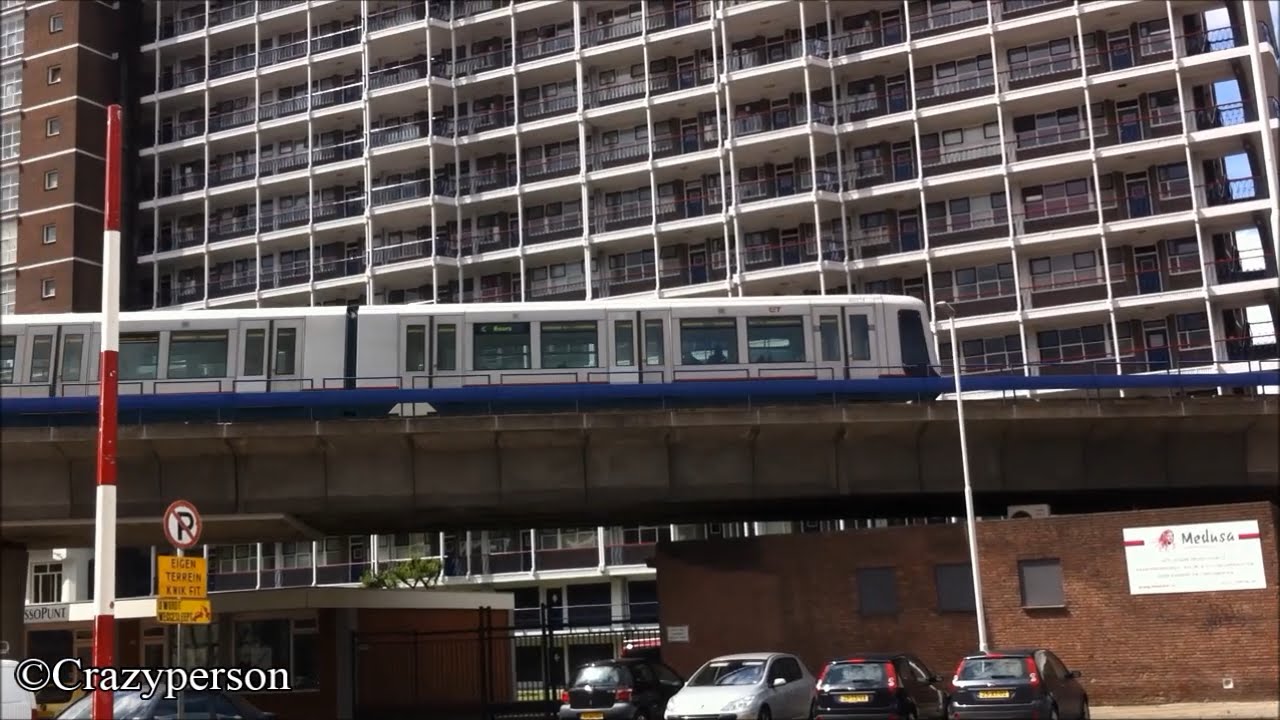 RET Metro Type B (5334 met C Beurs) nabij Wevershoekstraat Rotterdam richting Slinge