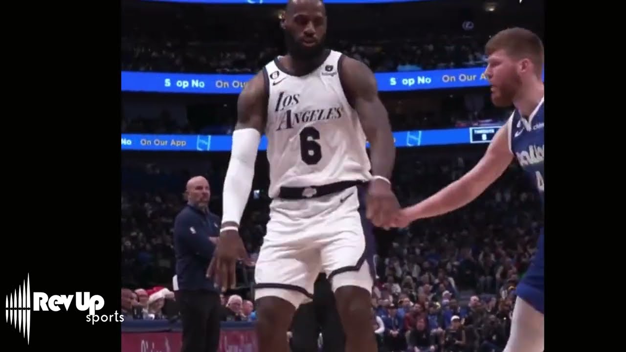 LeBron James Toying with Mavericks on Christmas Day