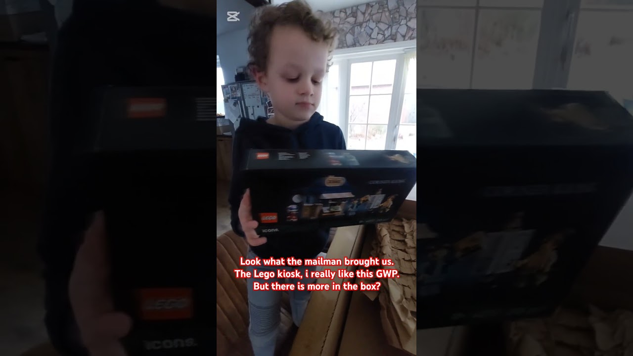 Finally, the kiosk from Lego. I am so happy with this GWP. Do you also like the Lego kiosk?