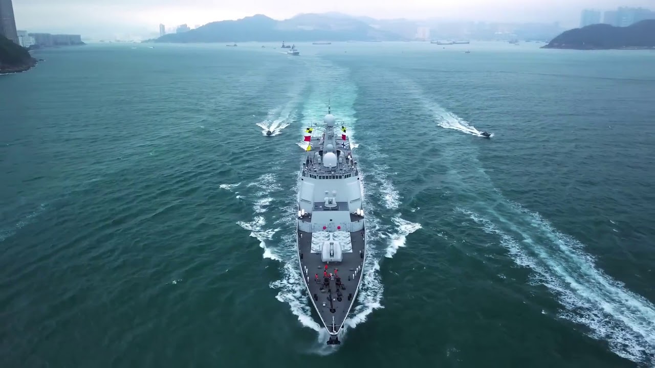 Crazy! Chinese navy Type 052C destroyer in Hong Kong