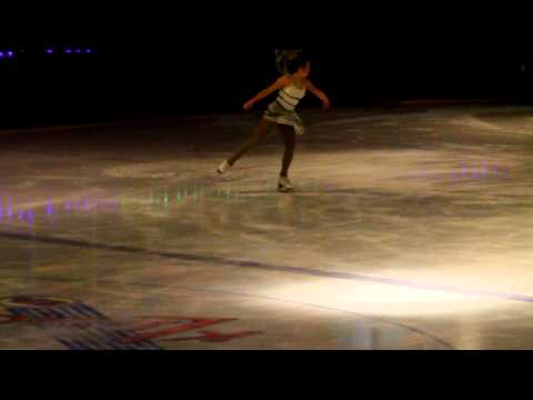 Shea Mccallum preforms "Spinning Top" at the Kirkl...