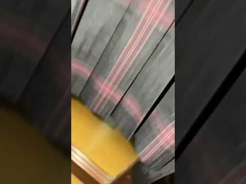 スカートめくり