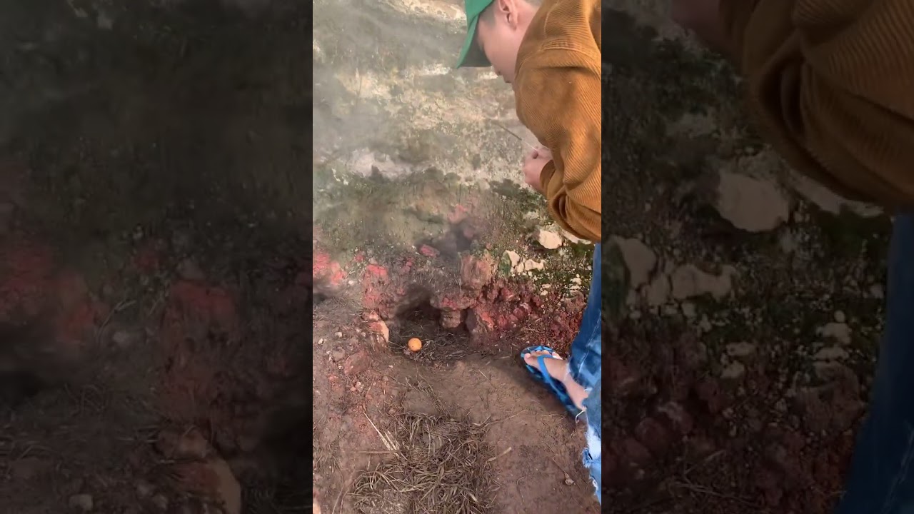 Cooking egg by Batur Volcano steam in Bali 😎