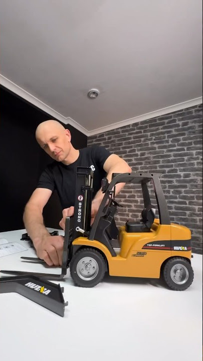 Unboxing the Huina RC Forklift! #unboxing #rccar #forklift #remotecontrol #rc