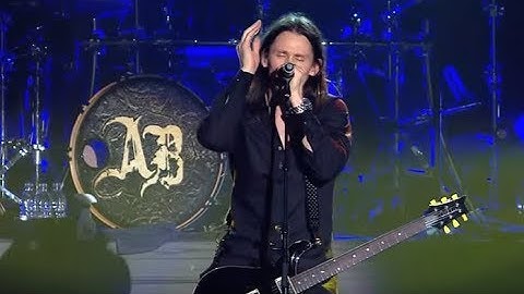 Alter Bridge release “Blackbird” live + unboxing of O2 Arena + Rarities Vinyl set!