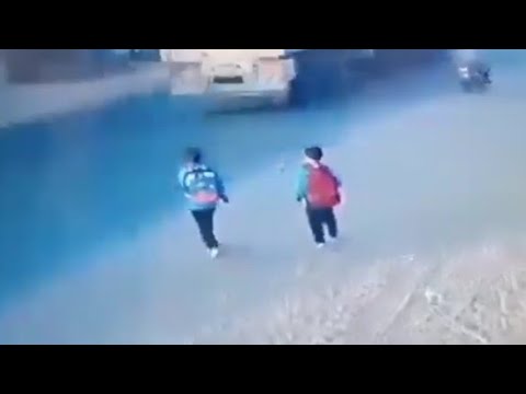 موت طفل في أول يوم مدرسه علي الطريق