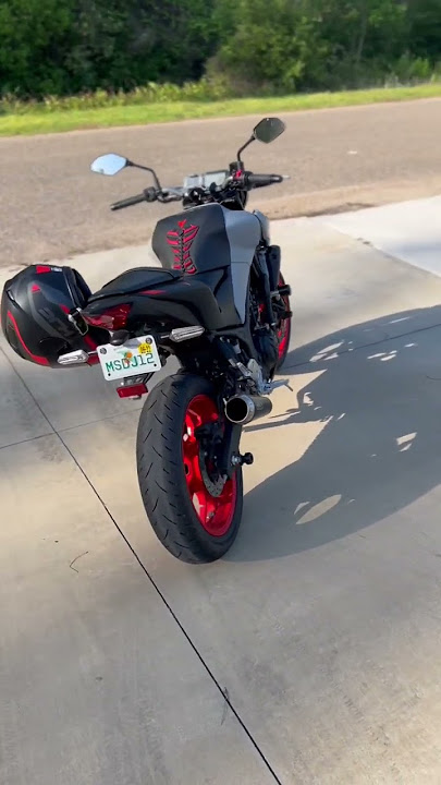 Yamaha MT-03 w/ full exhaust!