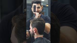 Como escovar o cabelo de forma organizada.                             #cabelomasculino #barbearia