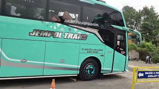 Bus KOMANG Jempol Trans Take Off dari Darajat Pass | Huntingbus