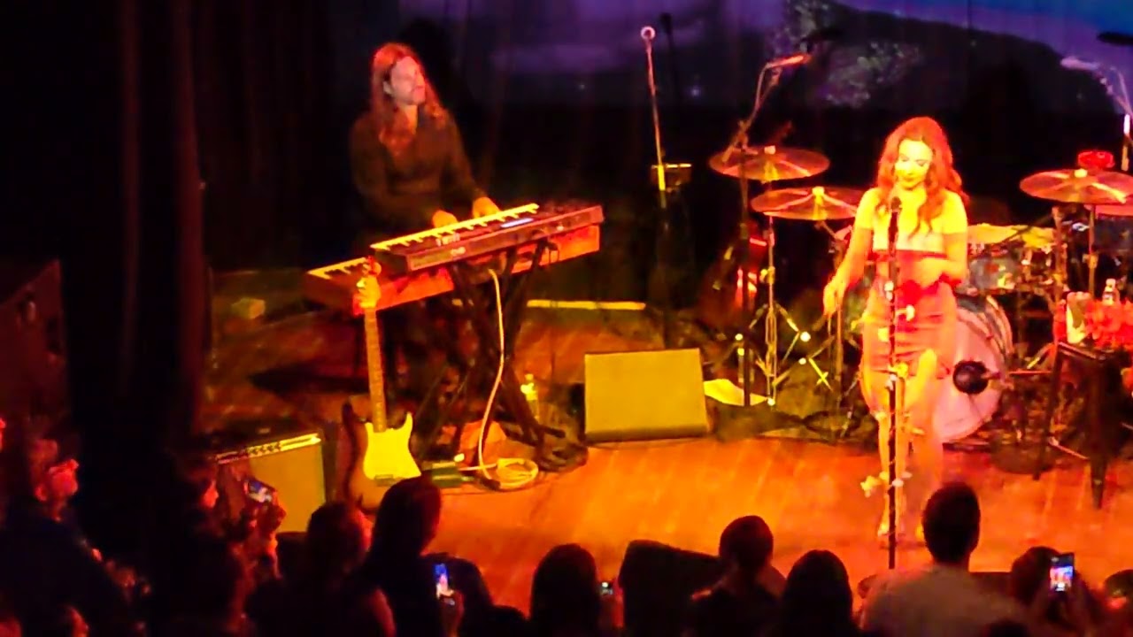 Can't Help Falling In Love with Haley Reinhart & her fiance' Drew Dolan's relationship