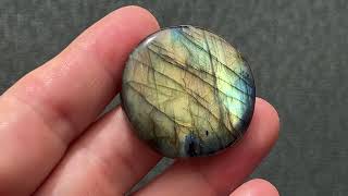 ラブラドライト[740] 31x32mm 69Cts / 天然石ルース | Attic Natura