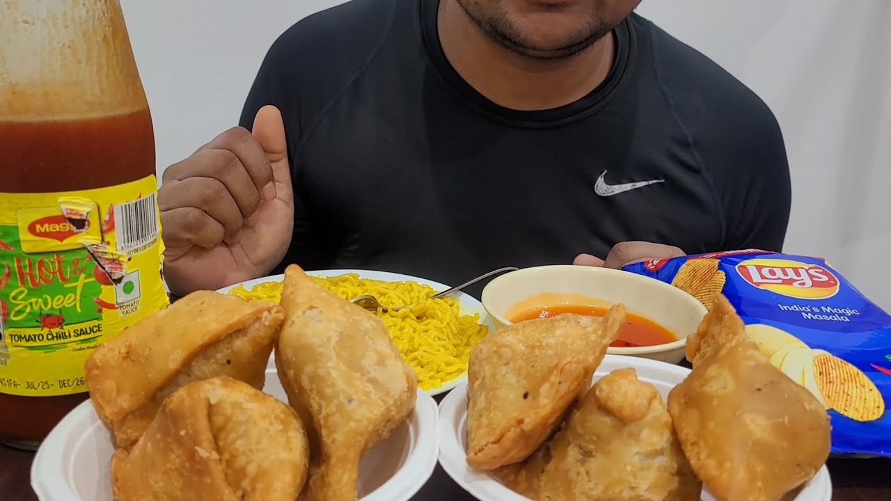 AFTER SHOPPING EATING SAMOSA MAGGI WITH LAYS