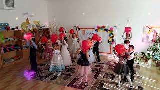 Көпшілік бірінен соң бірін аяқтайды Жыныстық қатынастағы арық әйелдер