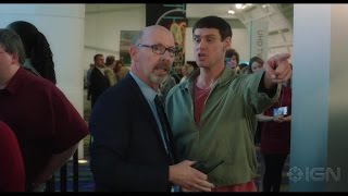 Dumb and Dumber To - 'Lloyd is questioned about Harry on the way into the conference' Clip