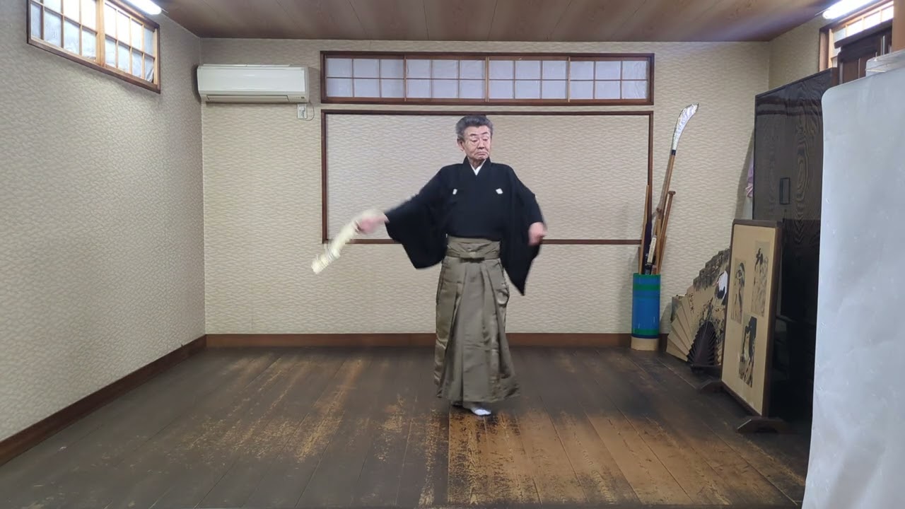 白雲の城　(歌　氷川きよしさん）