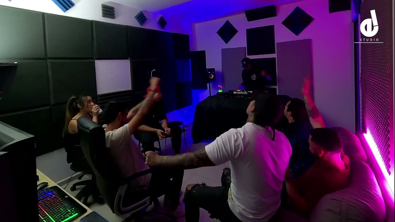 STUDIO SESSIONS 01 (ESCENA LOCAL DJ SET)