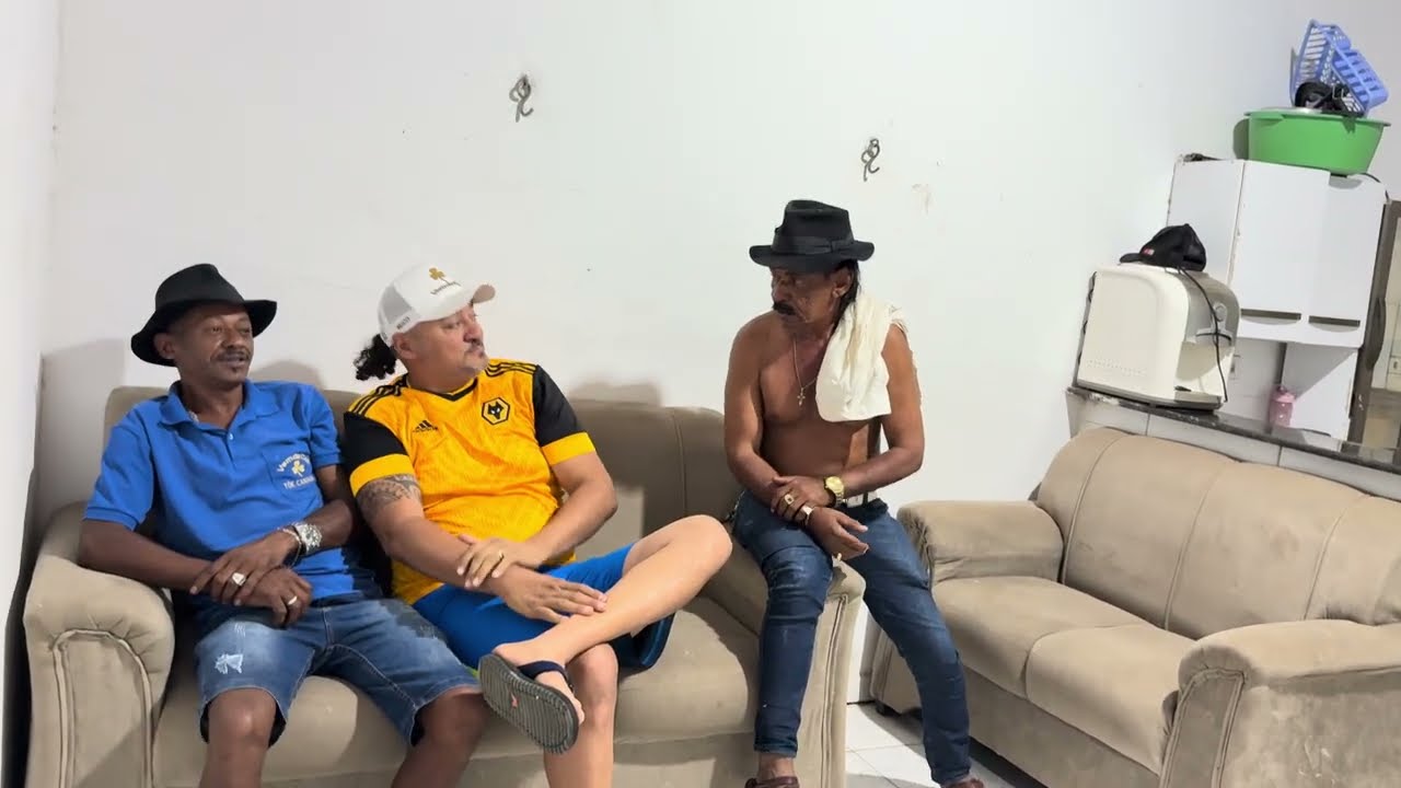 CHARLLES ACORDA TIRINGA PARA FALAR DO CASAL ASSUMIU NAMORO 😂 | FOFOCALIZANDO NO COMÉDIA SELVAGEM