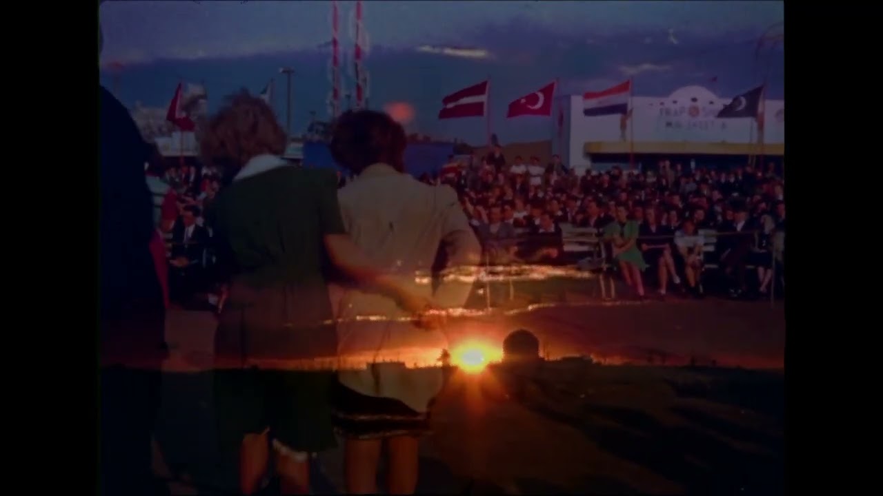 Plasma Hal - Blurry auf YouTube ansehen Plasma Hal - Blurry auf YouTube ansehen