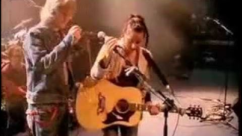 Akai Pro E2 Headrush: KT Tunstall 2 of 2