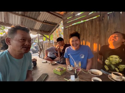 Ngopi ning WTS Pak Gembut | Bakul Kopi Paling Asoy Tukang Misuh-Misuhi Pelanggan