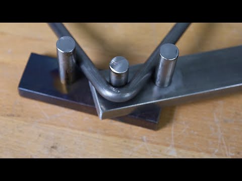 Small and easy wire bender 