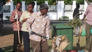 Tazama Rais Magufuli alivyofanya usafi Dec 9 2015 Tazama Rais Magufuli alivyofanya usafi Dec 9 2015