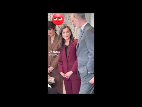 Letizia da órdenes en Monserrat.#reinaletizia #letiziaortiz #letizia #reyfelipevi