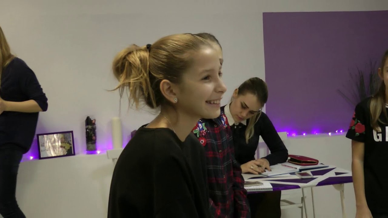 Первый урок в детской модельной студии Art Dreams "