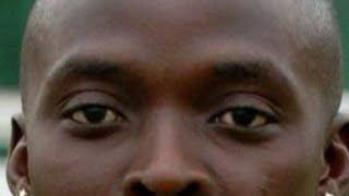 Play video: Black Stars George Blay Coffin lowered to the grave.