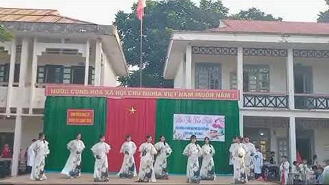 Tiết mục văn nghệ: Bài ca Người Giáo Viên Nhân Dân-do 9@2 trường THCS Quang Trung biểu diễn