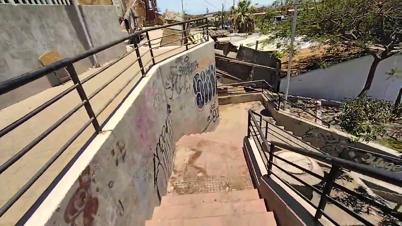 Bajando desde calle Yungay hacia la PLAZA COLÓN (ARICA, CHILE), Febrero 6/2026.