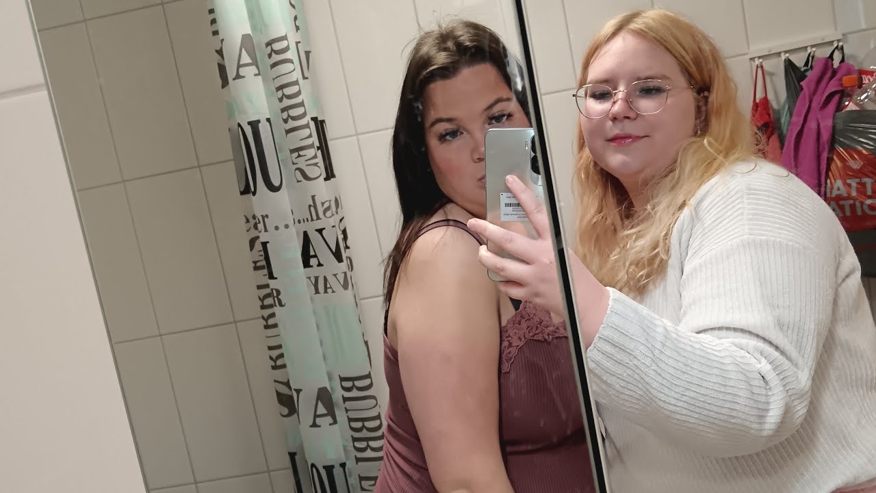 Kuumaa Satama cover with Maria