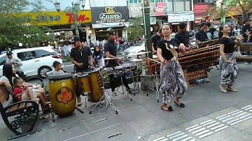 Satu Hati Sampai Mati Cover Angklung Carehal Malioboro Yogyakarta