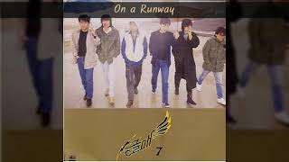 송골매 '87 B05 On a Runway