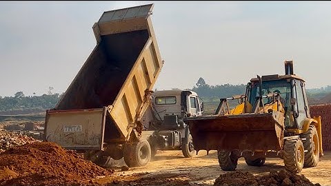 JCB 3DX and TATA Dumper Video JCB loading dumper and Dumper unloading soil
