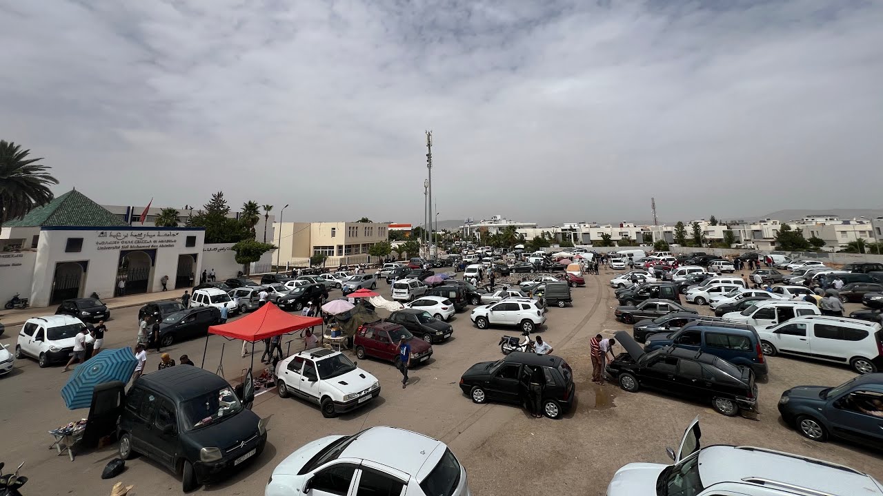 بداية إنخفاض أسعار السيارة في السوق الأسبوعي بمدينة فاس وأكثر من 25 نوع من السيارات في الفيديو 