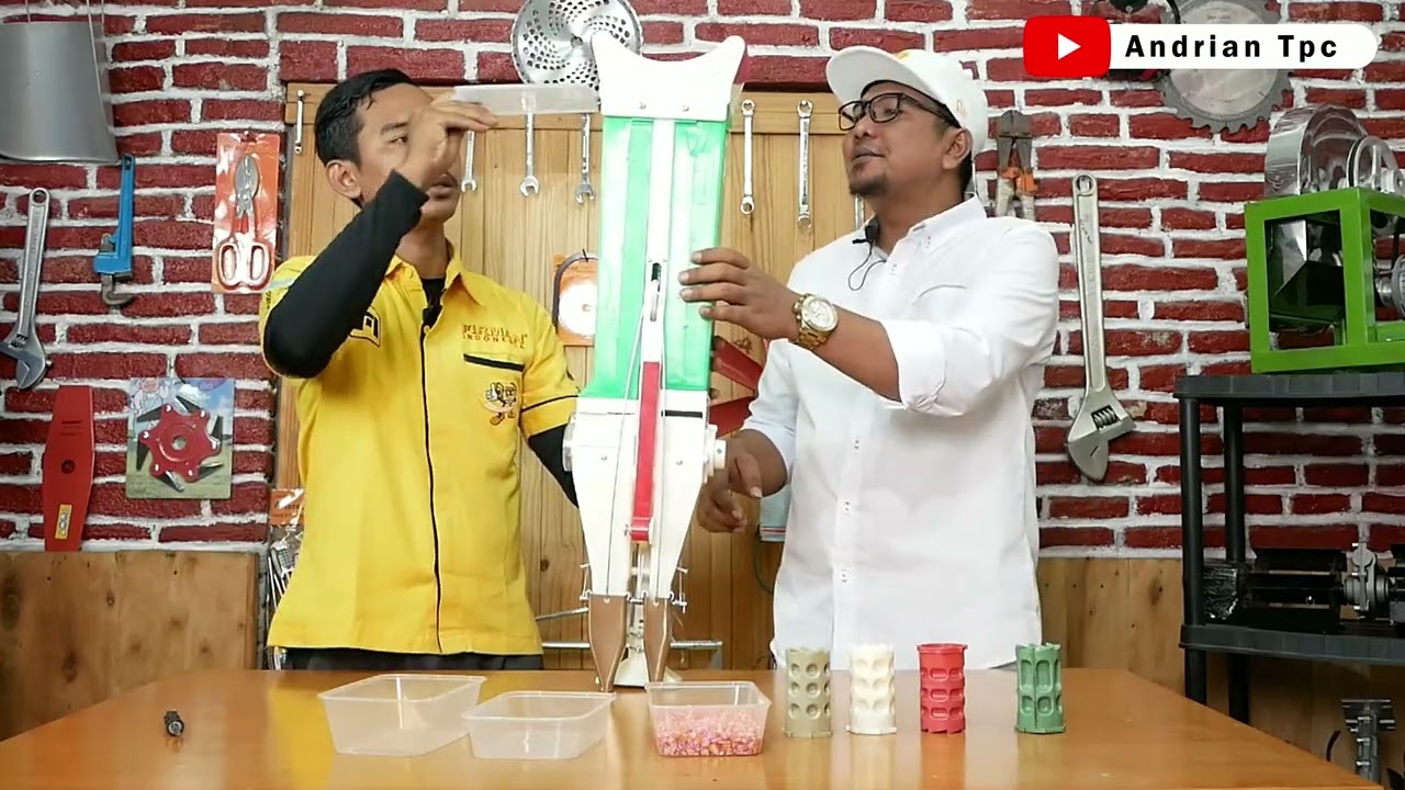 cara memasang alat tanam jagung tancap