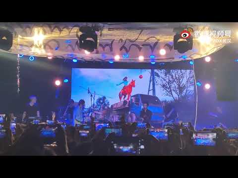 郭采潔 Amber Kuo 遊牧別的城市"Nomad City Project"《 Never Let Me Go 》(11.03武漢片段/VOX武汉)