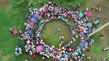 Cười bể bụng với trò chơi "Bịt mắt bắt heo" tại Giáo xứ Tân hà - Bảo lộc.