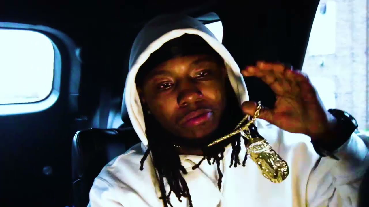J-Dollaz - INTRO (Official Video) auf YouTube ansehen J-Dollaz - INTRO (Official Video) auf YouTube ansehen