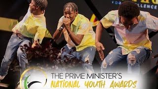 Kaka Highflames 🔥 Teach The Prime Minister of Jamaica a few Dance Moves At National Youth Awards