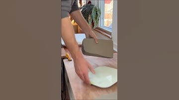 Making a vase - Throw with me (#shorts)