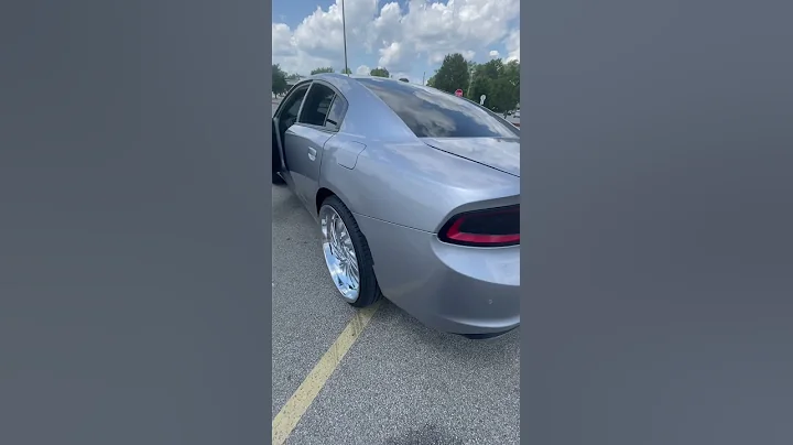 2 Sundown X 12’s on SKAR 4500.1 Charger on 26s