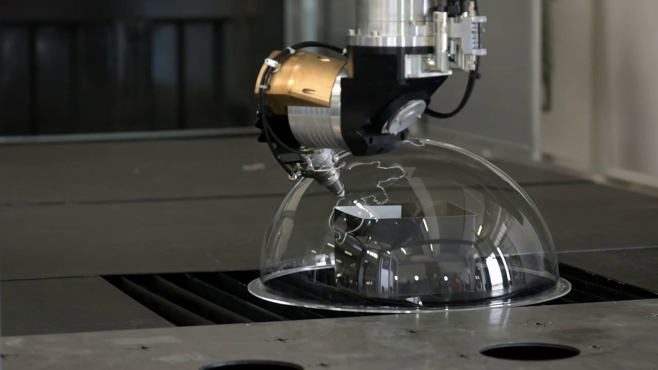 Taglio laser plexiglass - Laseremme  PLUS5 Cutlite Penta