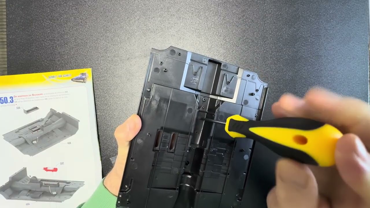 Asamblare NR.50. DODGE CHARGER R/T. Scara 1/8