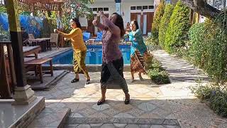 Tarian Kreasi Selem Badeng Mepipis Nusa Penida