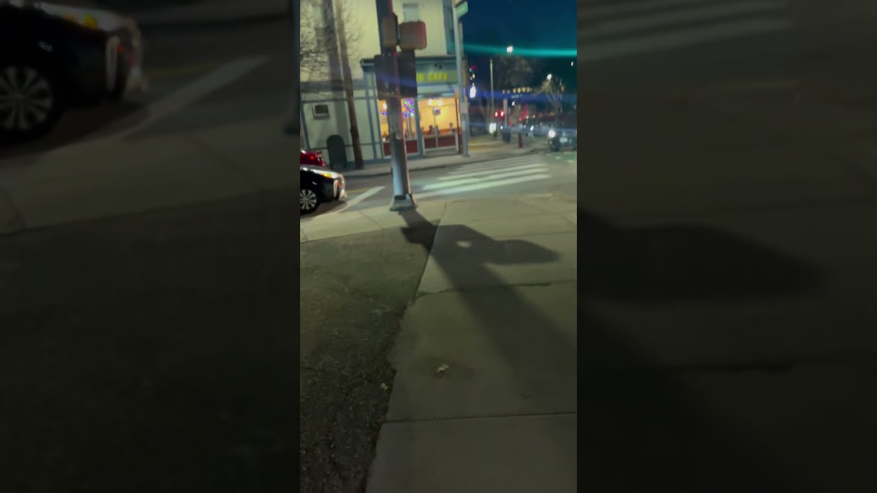 I came across this thing looks like a professional easy bake oven👩‍🍳🧑‍🍳