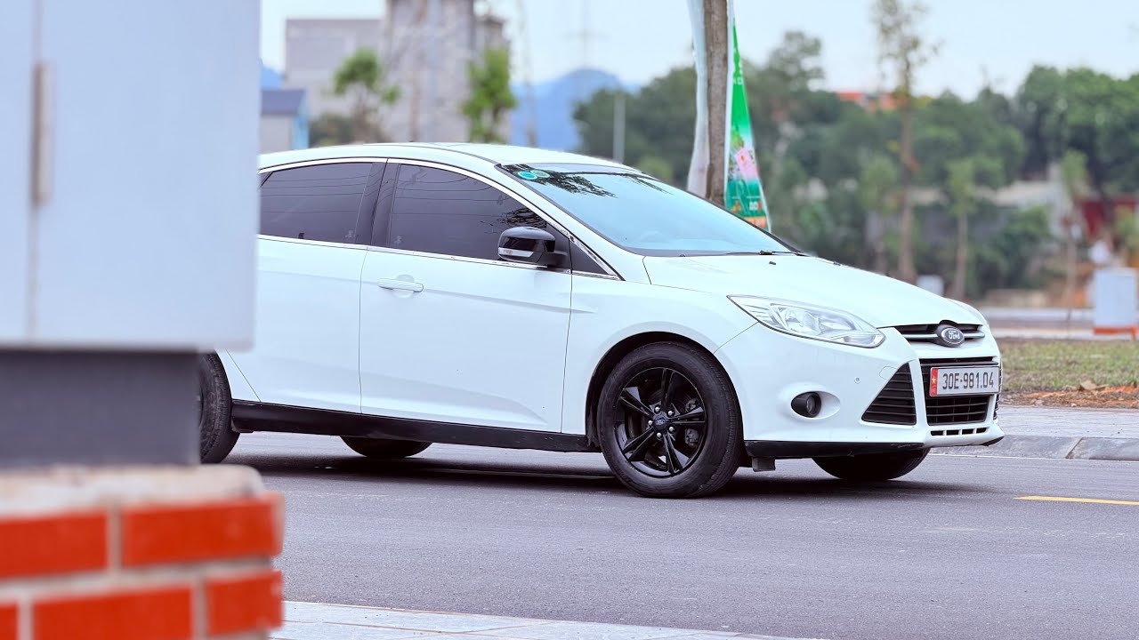 Focus 2014 mới cập bến ạ chỉ 235tr thôi ạ máy zin keo chỉ zin 0588 56 3333
