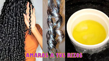 ¿Cómo puedo refrescar mi cabello naturalmente rizado?